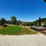 ονειρόπετρα 1 아파트 Mouzaki